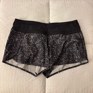 Lululemon Speed Shorts 2.5 Sz 8 Black and White Speckled
